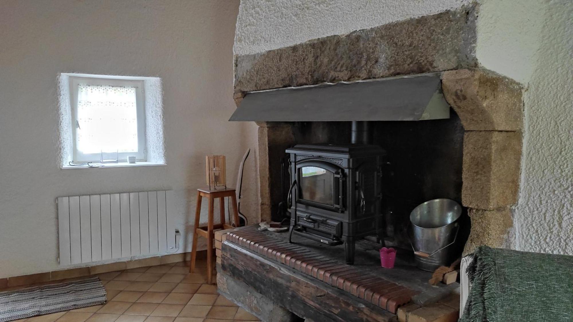 Gite La Roche Bertignat Kültér fotó